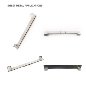 Support de montage pour planche de contrôle dans un boîtier en métal courbé