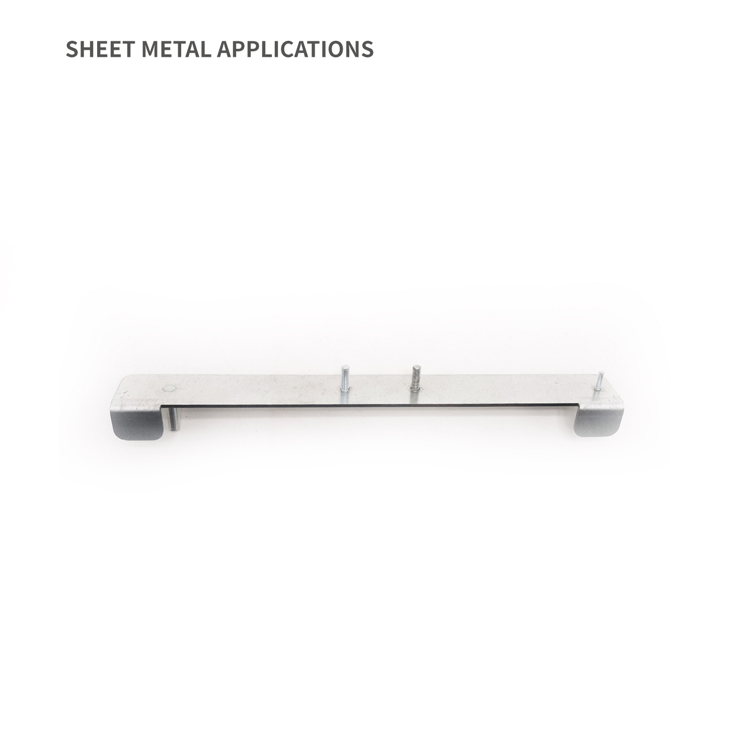 Support de montage pour planche de contrôle dans un boîtier en métal courbé